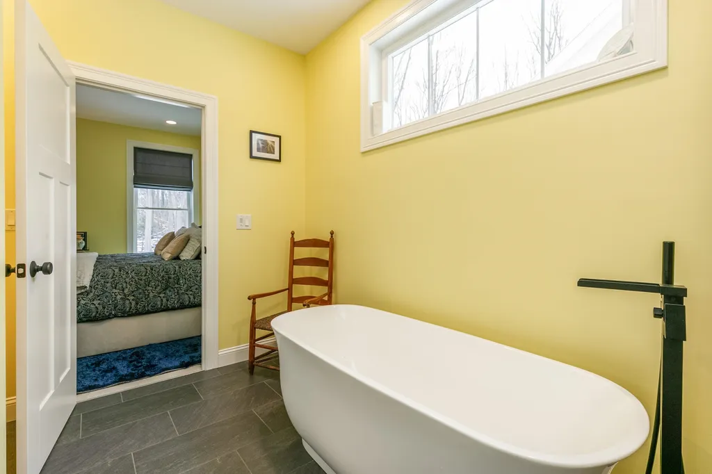 10 Beaumont Drive Dover NH 03820