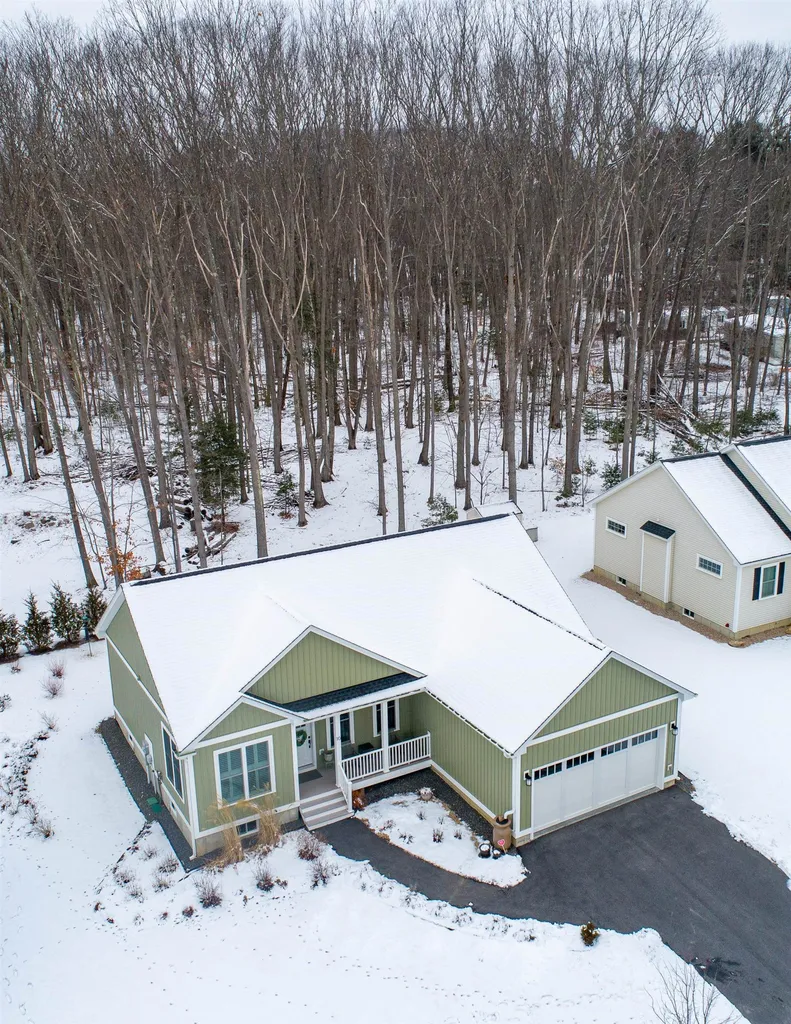 10 Beaumont Drive Dover NH 03820