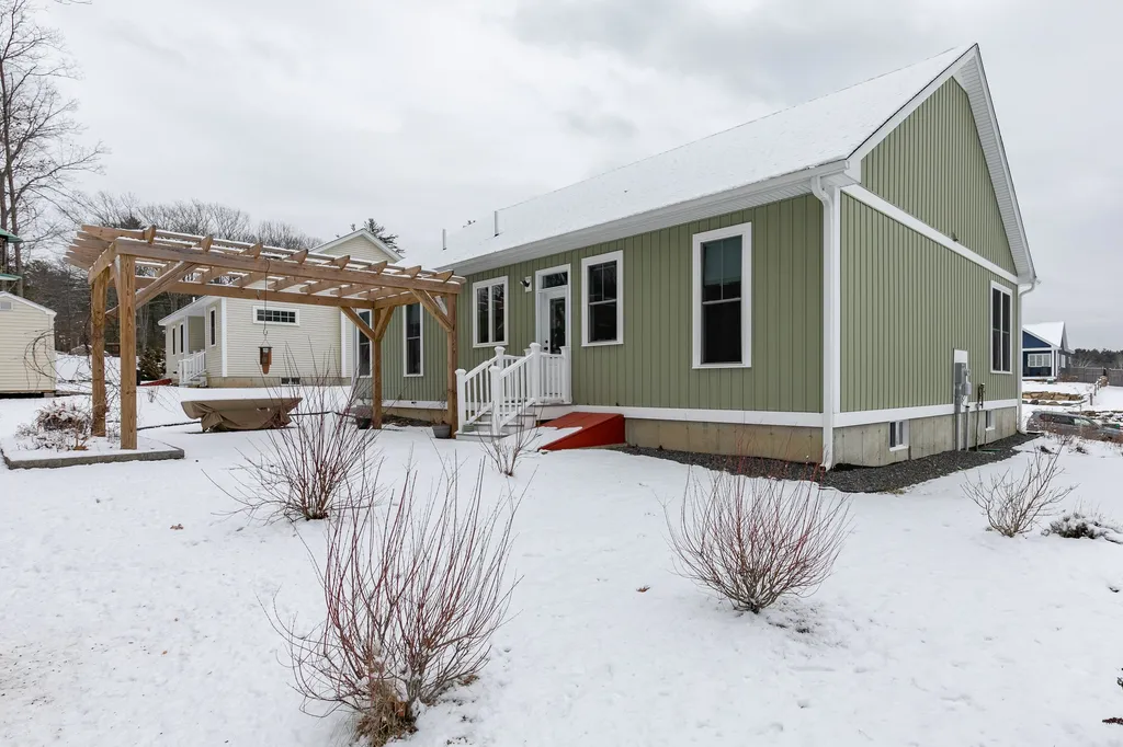 10 Beaumont Drive Dover NH 03820