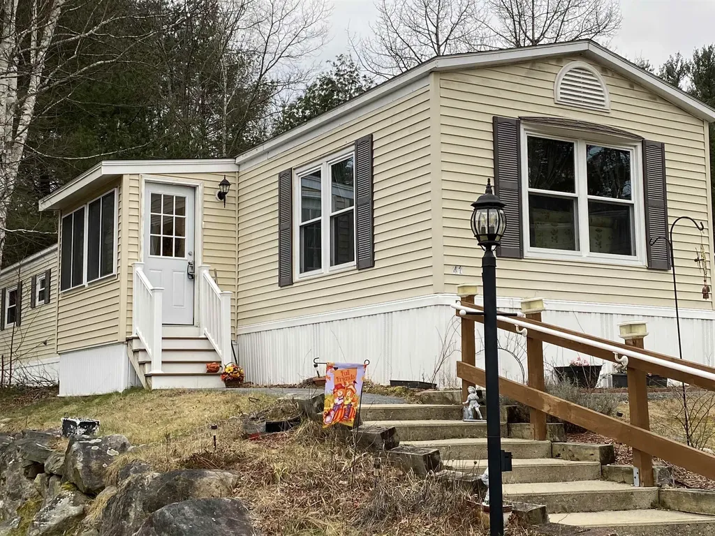 41 Chapparel Drive Londonderry NH 03053