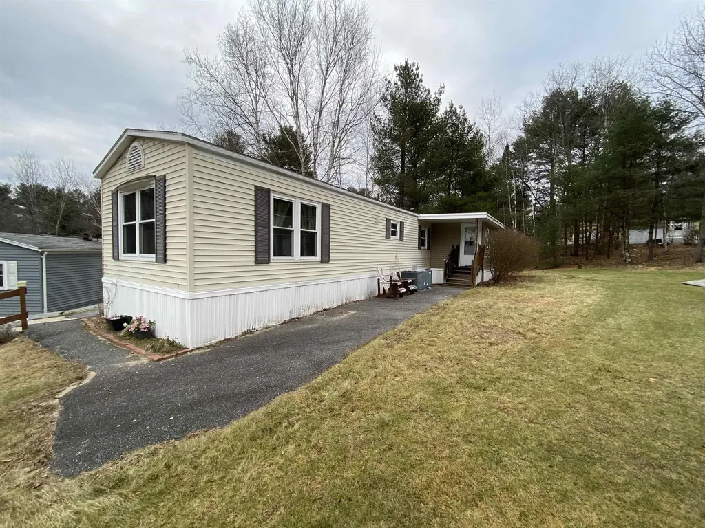 41 Chapparel Drive Londonderry NH 03053