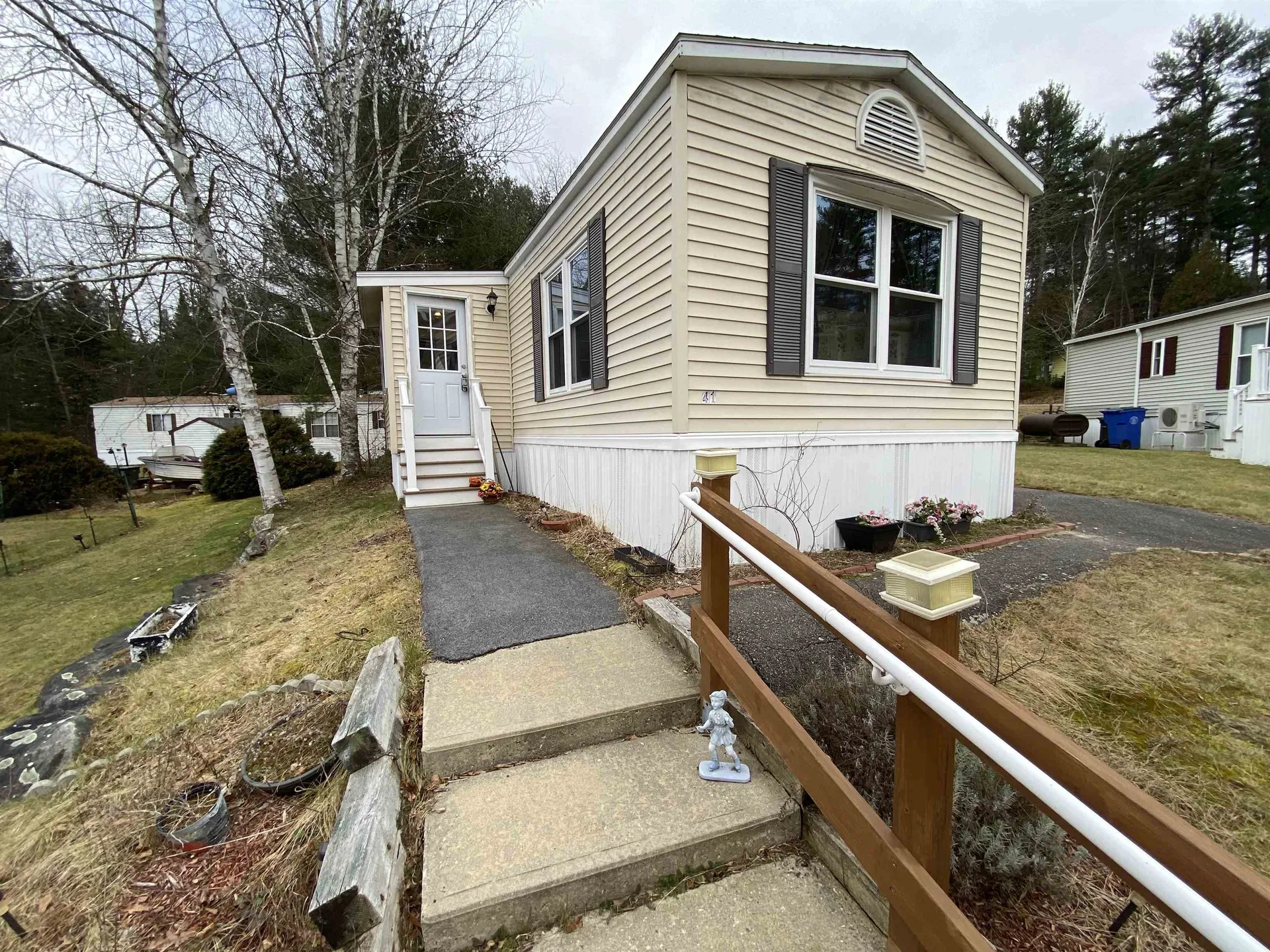 41 Chapparel Drive Londonderry NH 03053