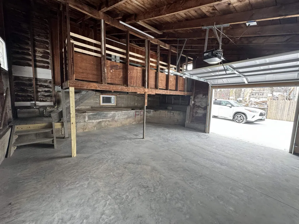 8 Vernon Street Rutland City VT 05701