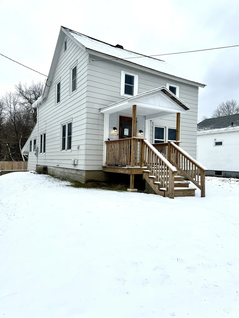 8 Vernon Street Rutland City VT 05701