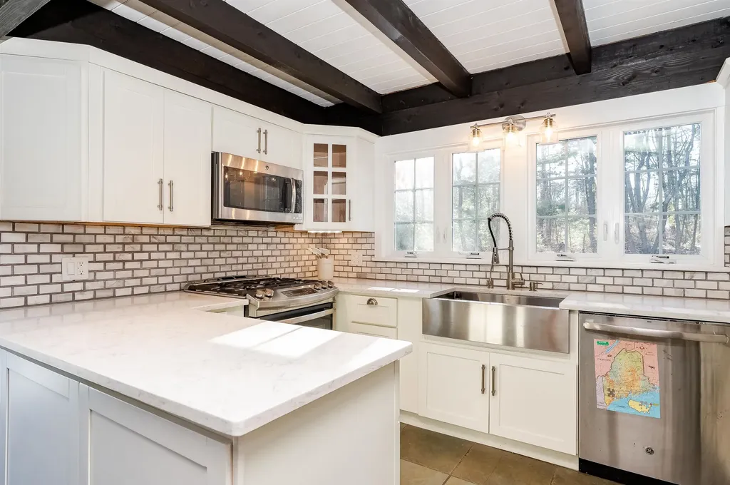 486 Shore Road York ME 03902