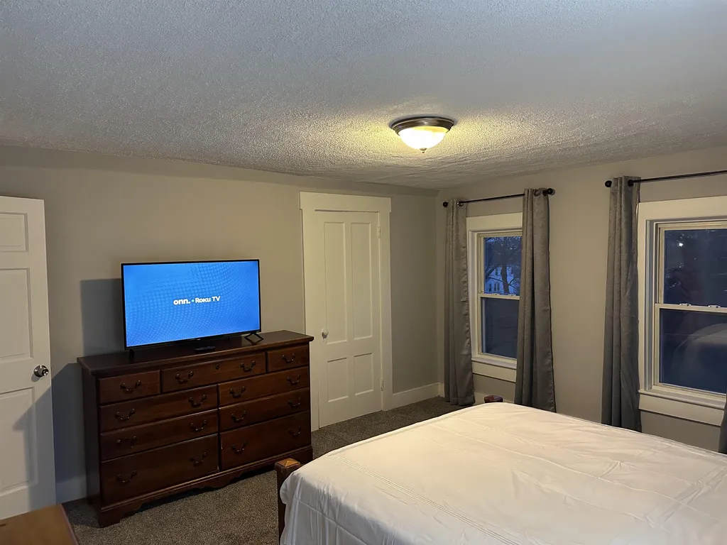 7 Boyd Road Derry NH 03038