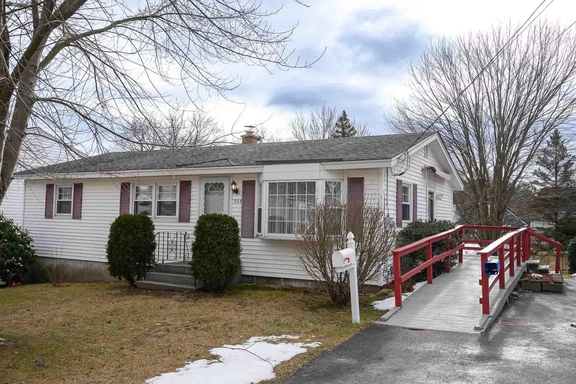 303 Jobin Drive Manchester NH 03103