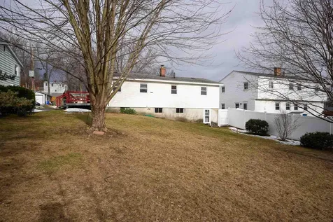 303 Jobin Drive Manchester NH 03103
