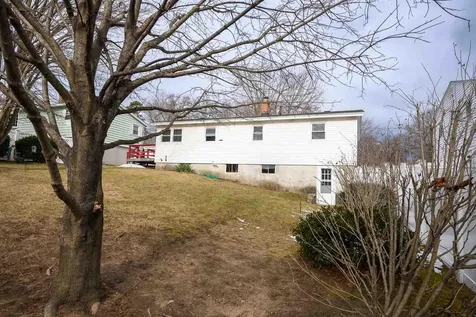 303 Jobin Drive Manchester NH 03103