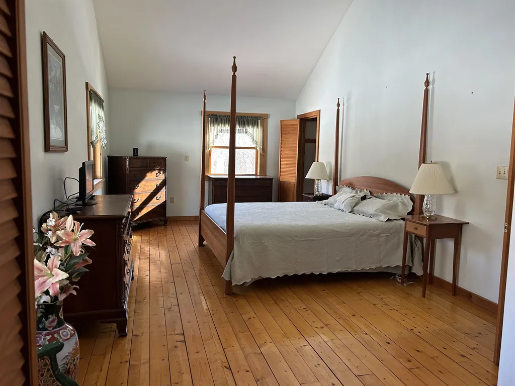 18 Deer Hill Road Newfane VT 05351