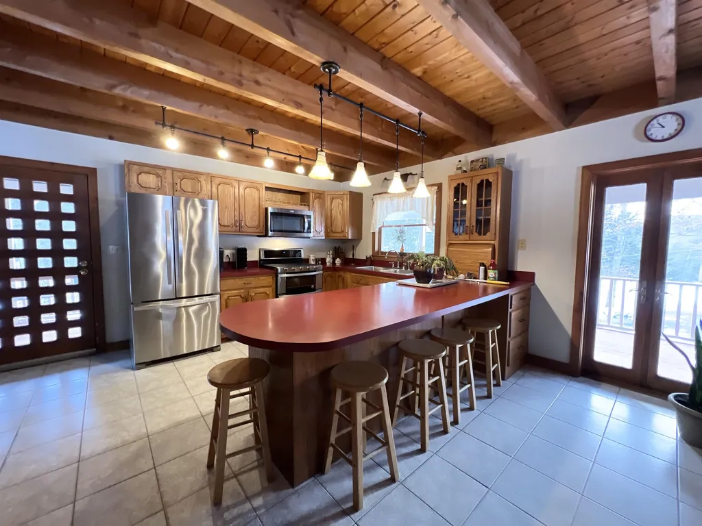 18 Deer Hill Road Newfane VT 05351