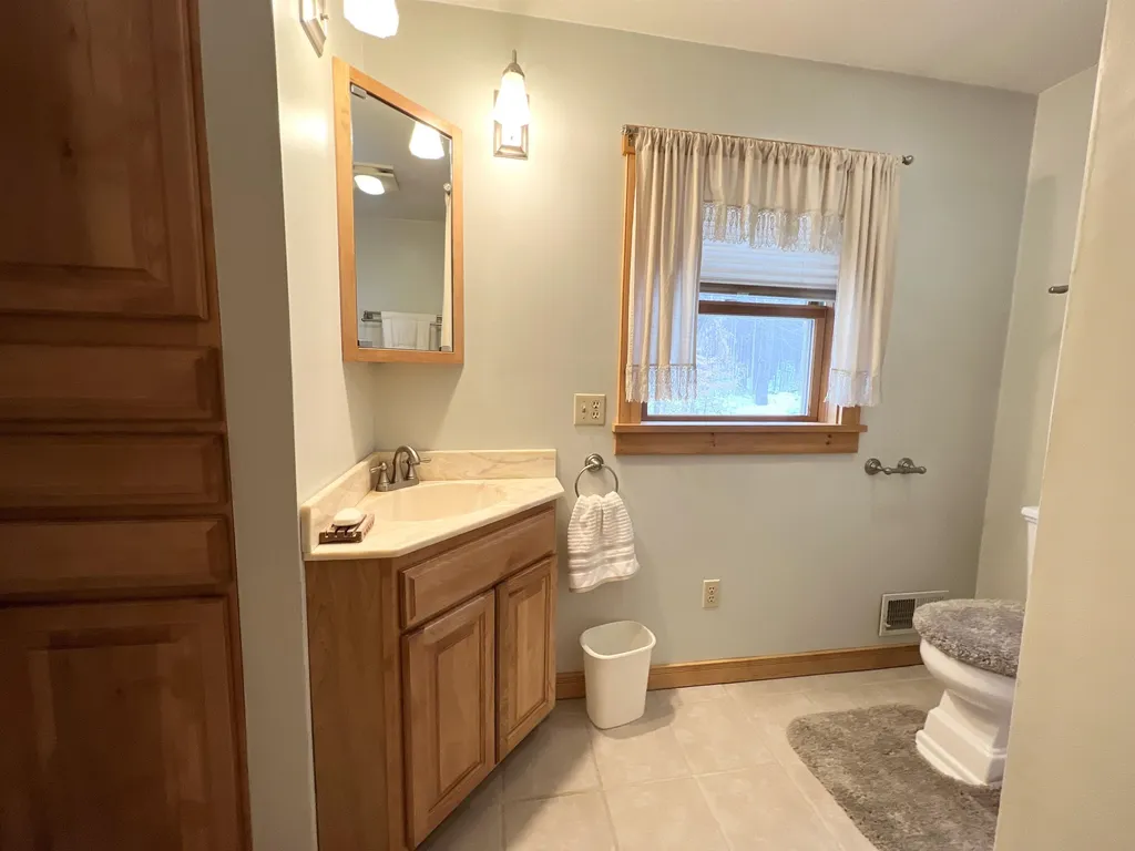 18 Deer Hill Road Newfane VT 05351