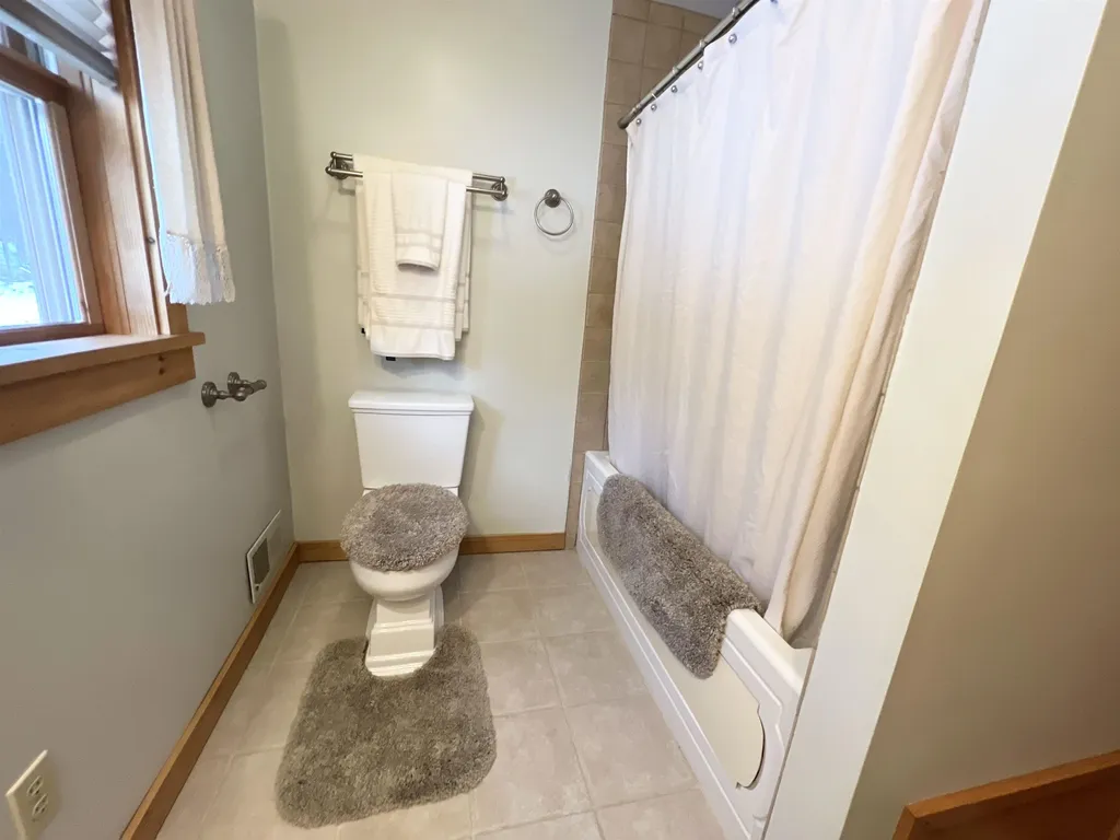 18 Deer Hill Road Newfane VT 05351