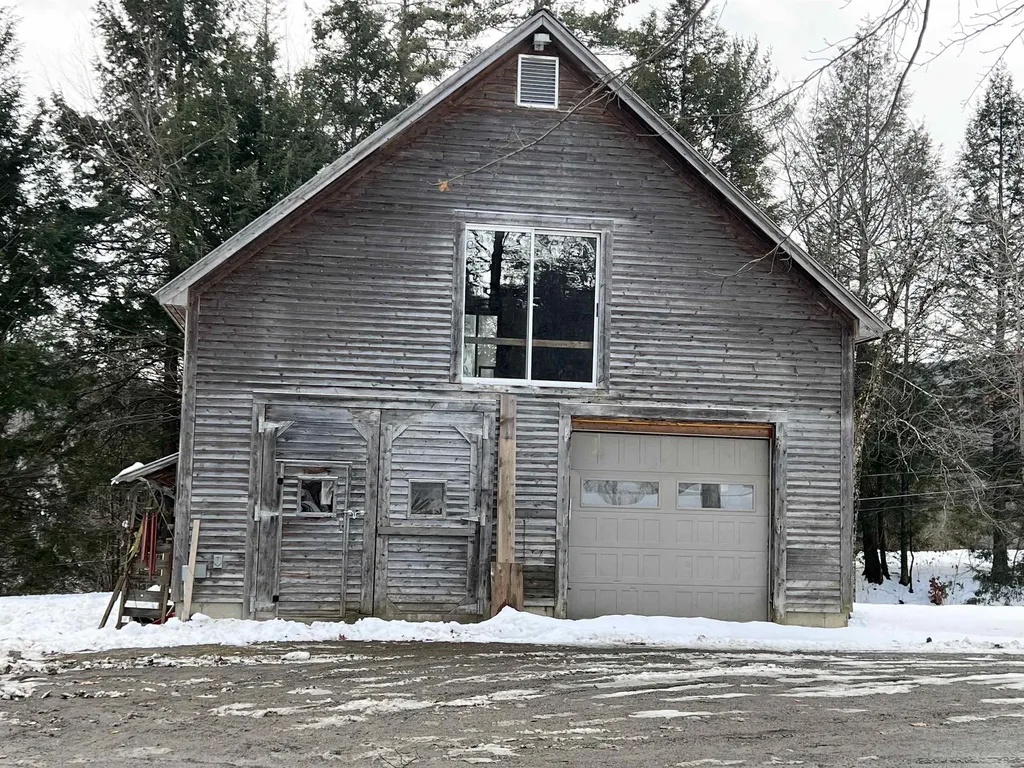 18 Deer Hill Road Newfane VT 05351