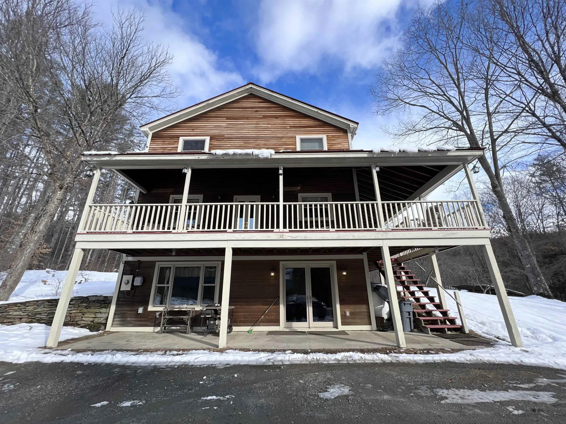 18 Deer Hill Road Newfane VT 05351