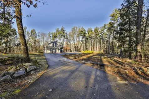 44 County Road Amherst NH 03031