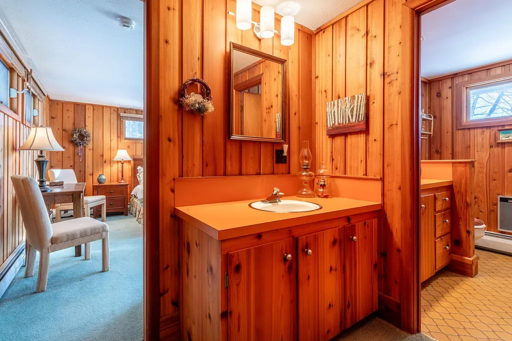 1375 Under The Mountain Road Londonderry VT 05155