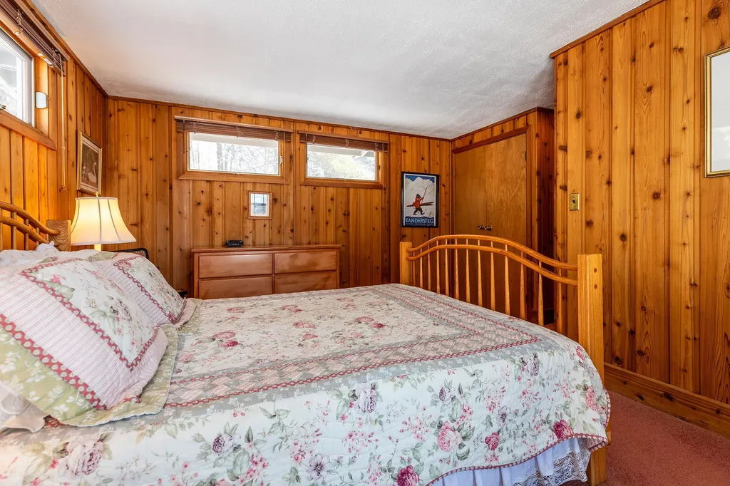 1375 Under The Mountain Road Londonderry VT 05155