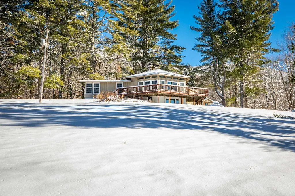 1375 Under The Mountain Road Londonderry VT 05155