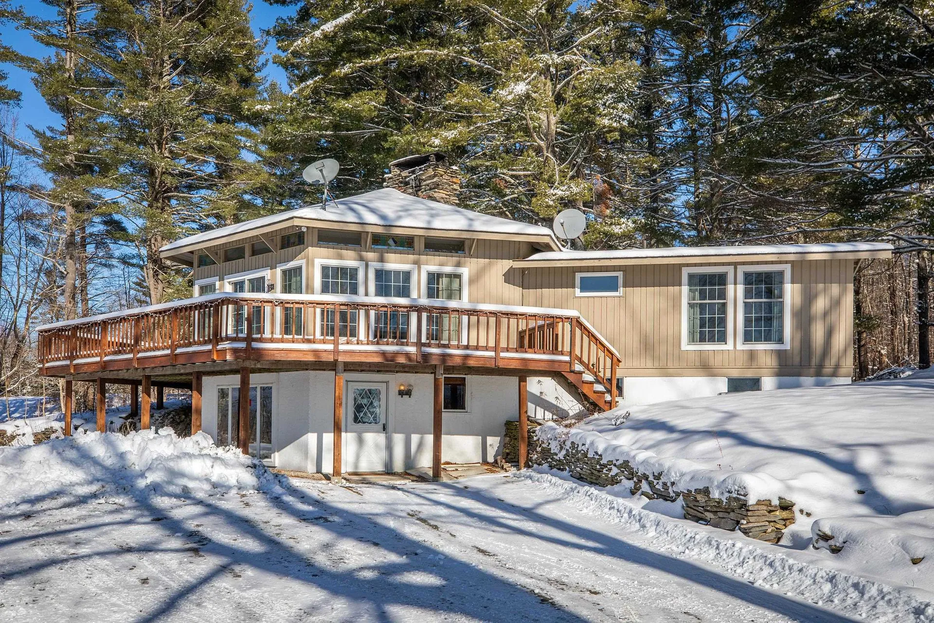 1375 Under The Mountain Road Londonderry VT 05155