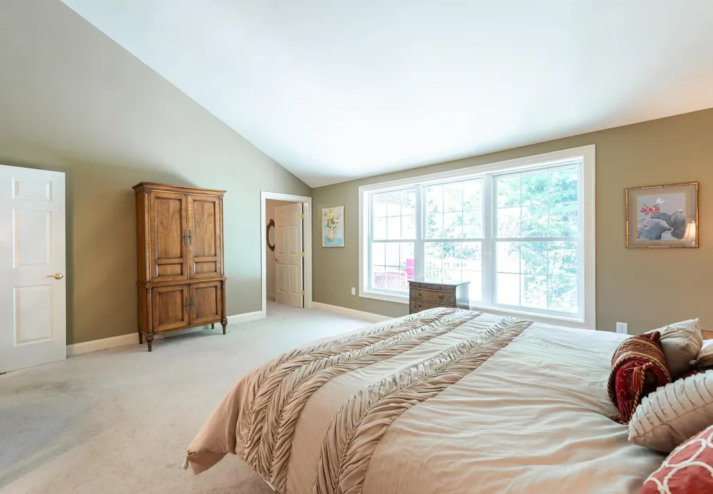 151 Hampton Meadows Hampton NH 03842