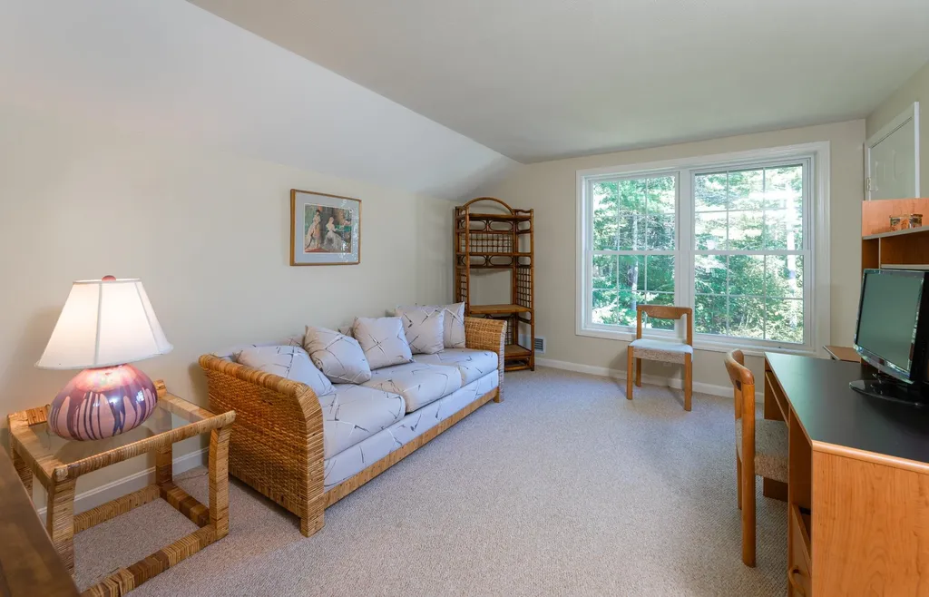 151 Hampton Meadows Hampton NH 03842