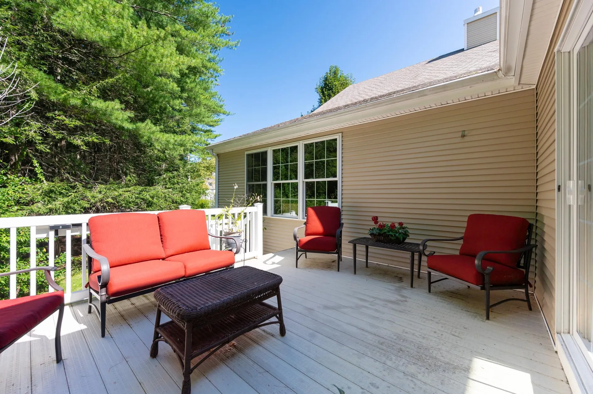 151 Hampton Meadows Hampton NH 03842