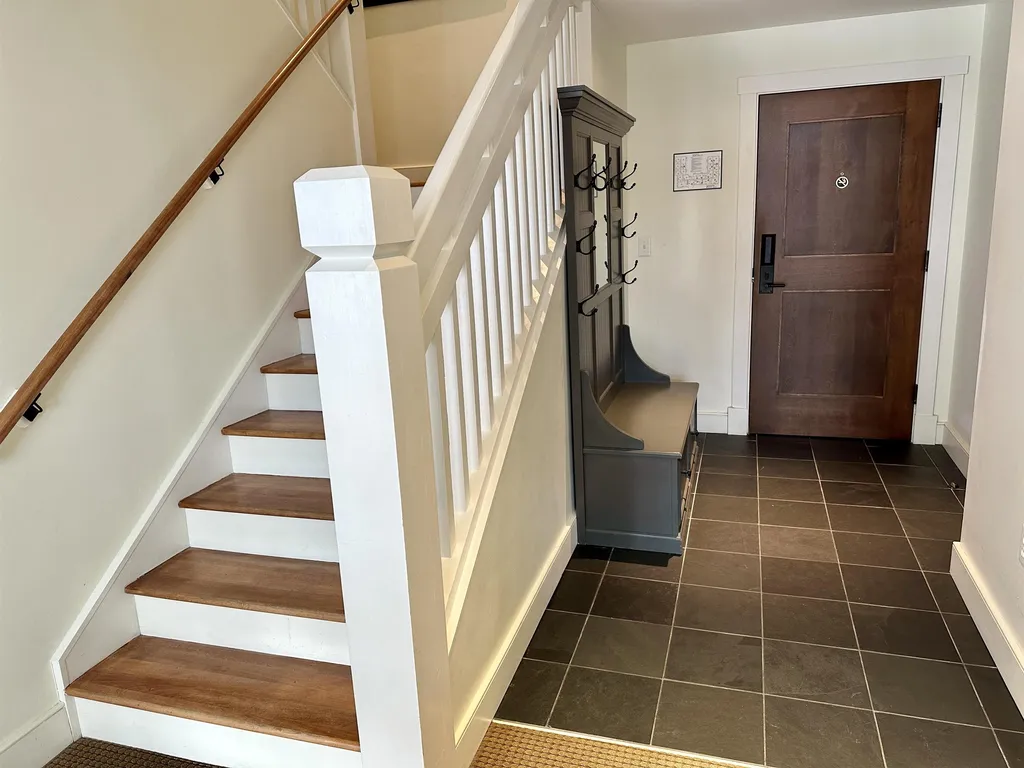 102 Forest 337/ Iii Drive Warren VT 05674