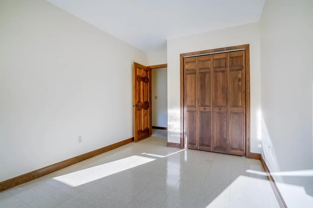 7b Cohas Terrace Londonderry NH 03053