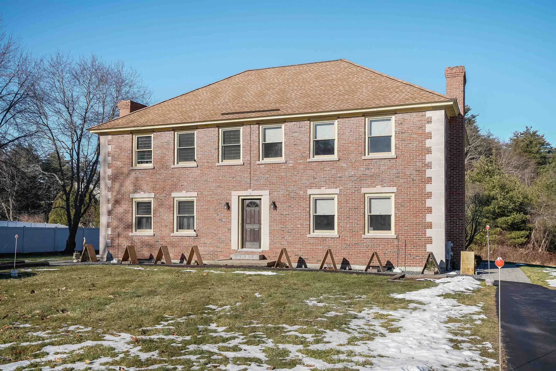 7b Cohas Terrace Londonderry NH 03053