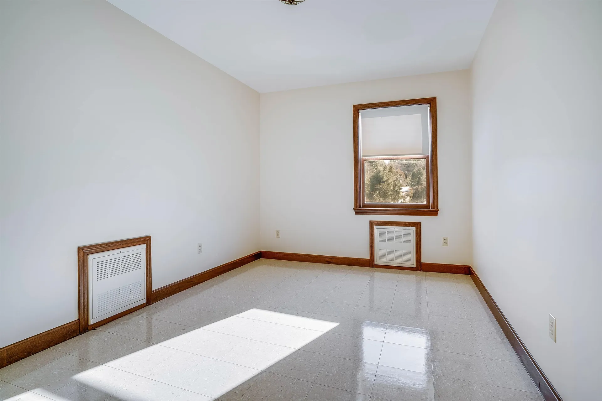 7b Cohas Terrace Londonderry NH 03053