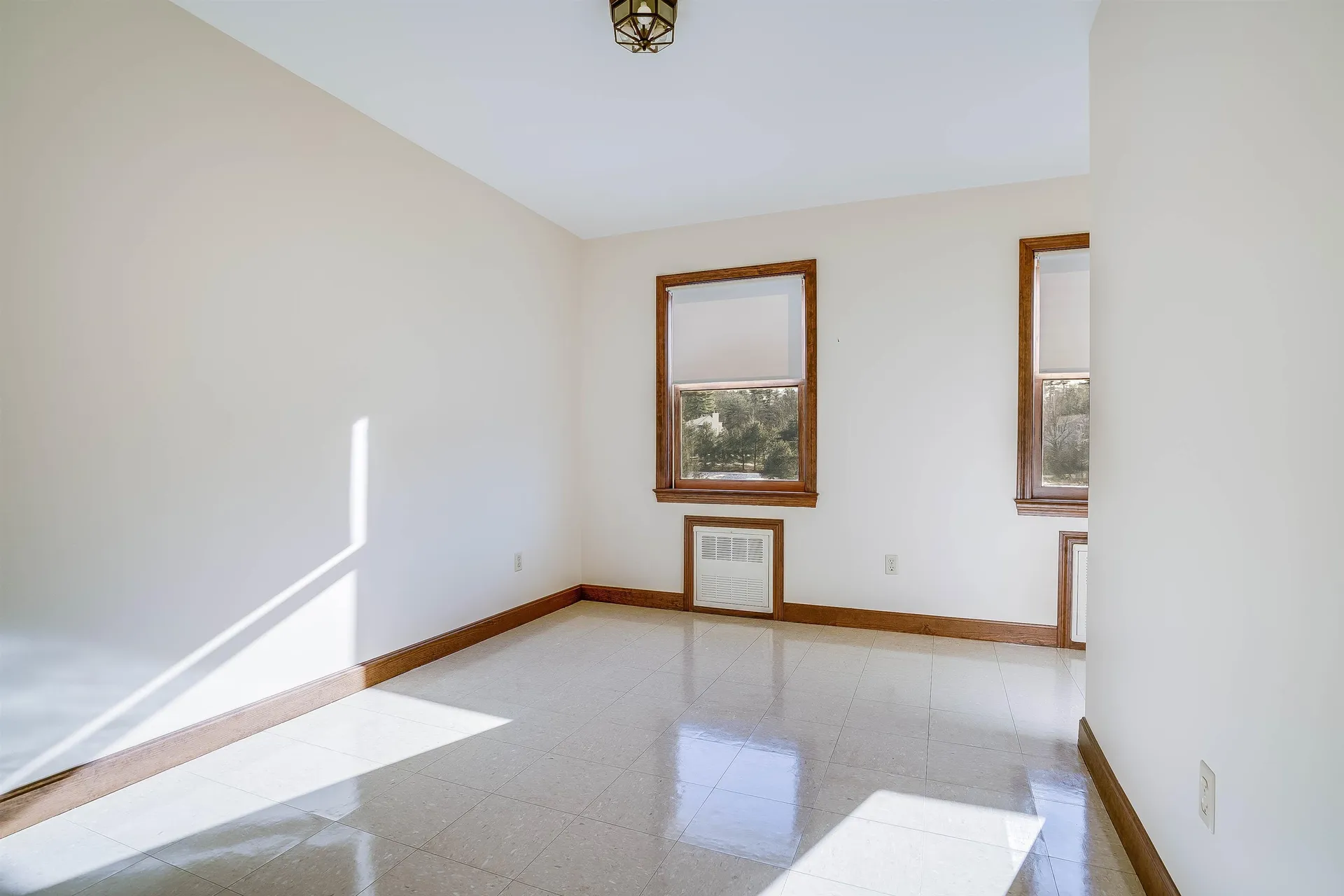 7b Cohas Terrace Londonderry NH 03053