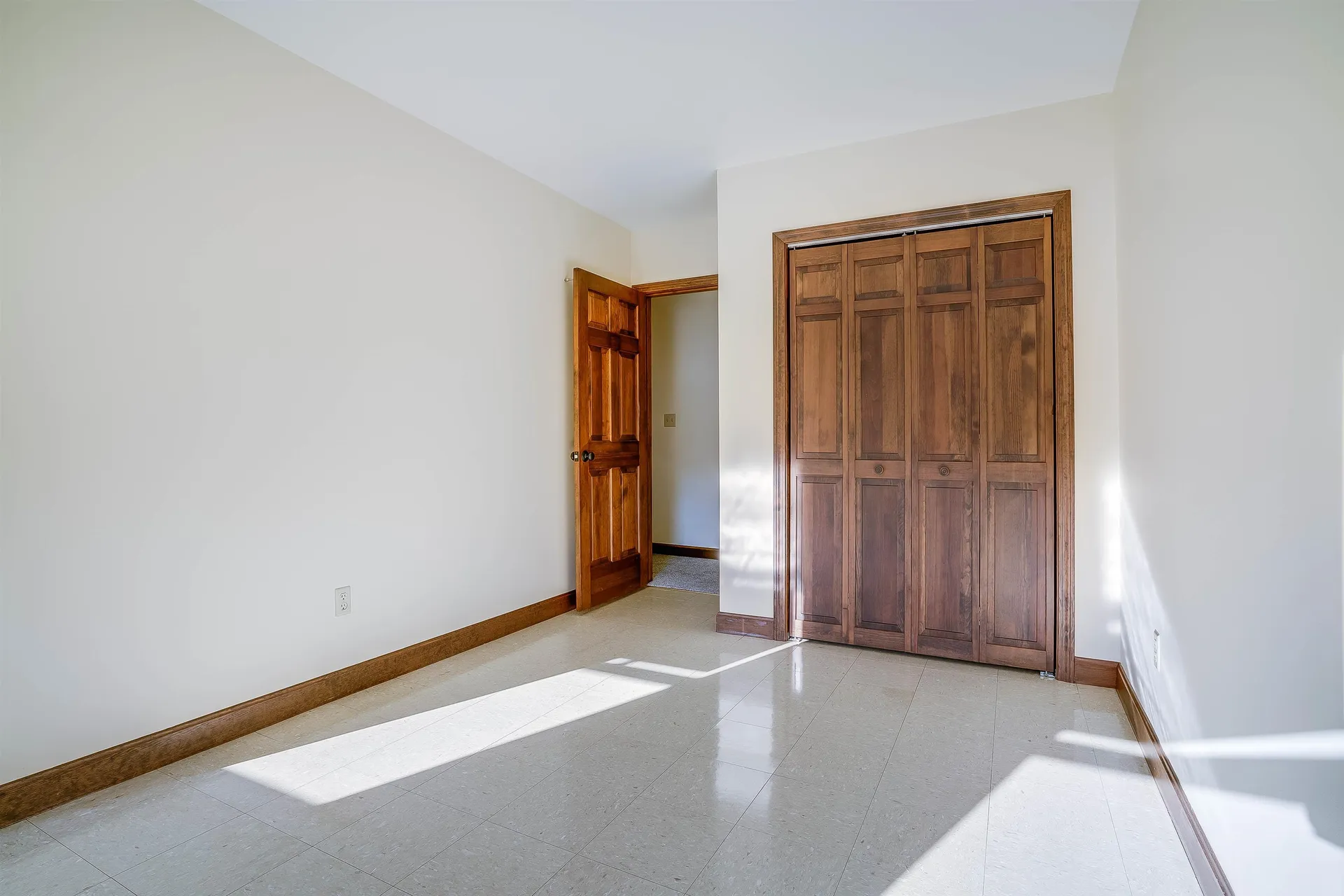 7b Cohas Terrace Londonderry NH 03053