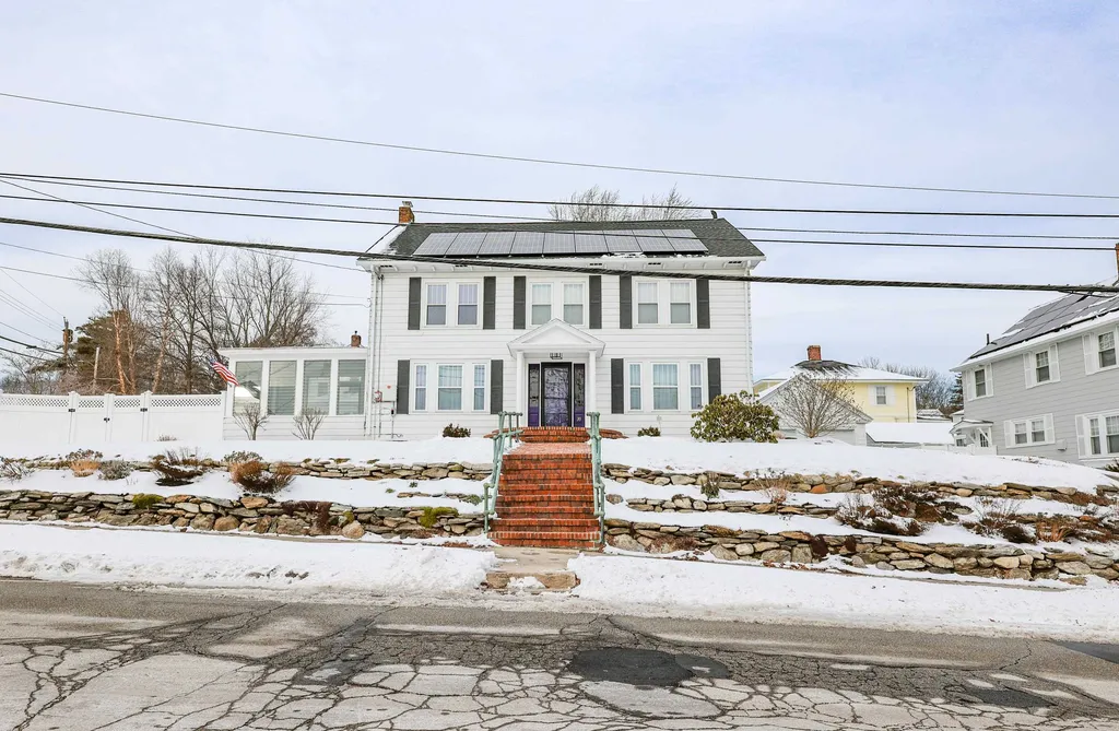 39 Hall Avenue Nashua NH 03064