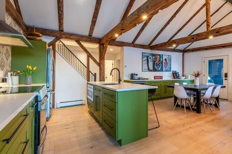 17 Capen Road Winhall VT 05340