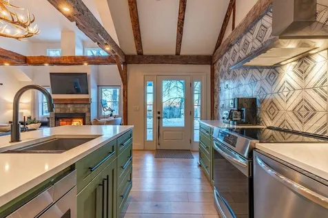 17 Capen Road Winhall VT 05340