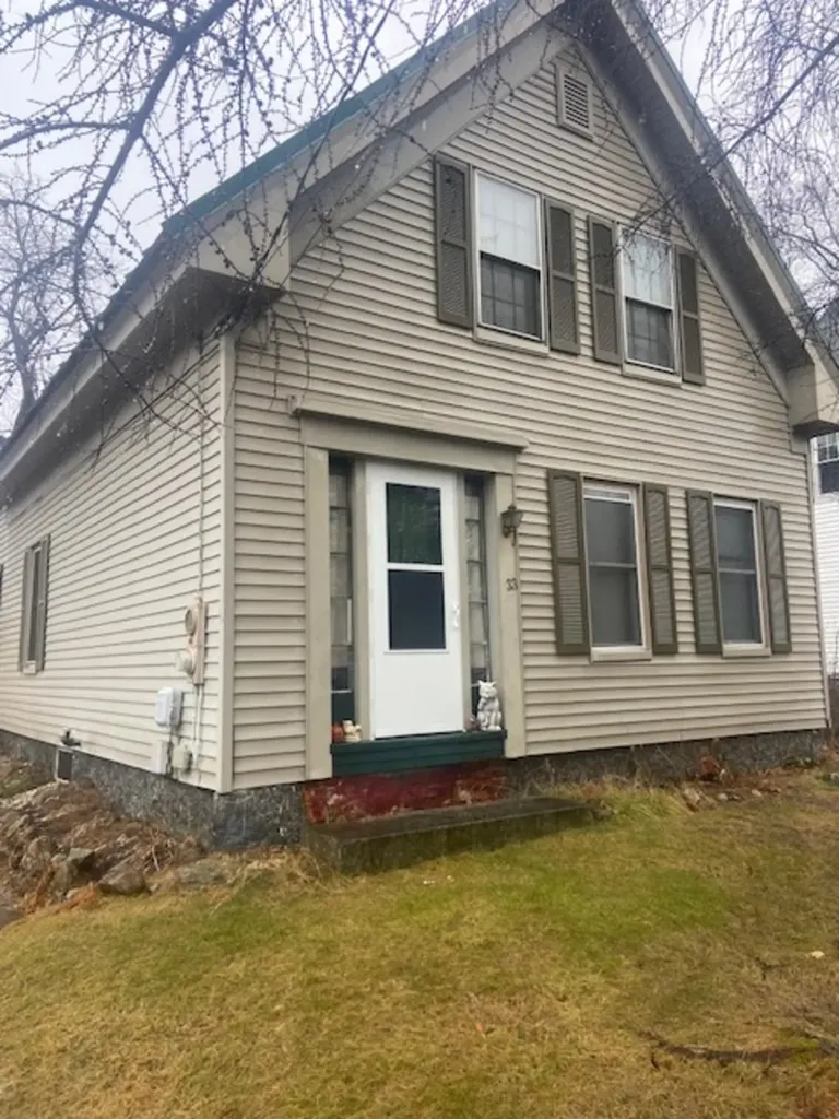 33 Dartmouth Street Laconia NH 03246