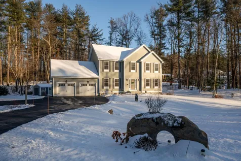 19 Jefferson Drive Londonderry NH 03053