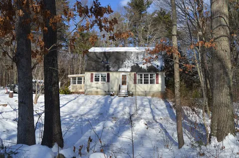 27 Langford Road Raymond NH 03077