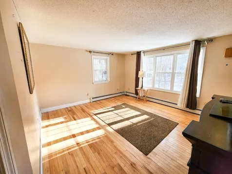27 Langford Road Raymond NH 03077