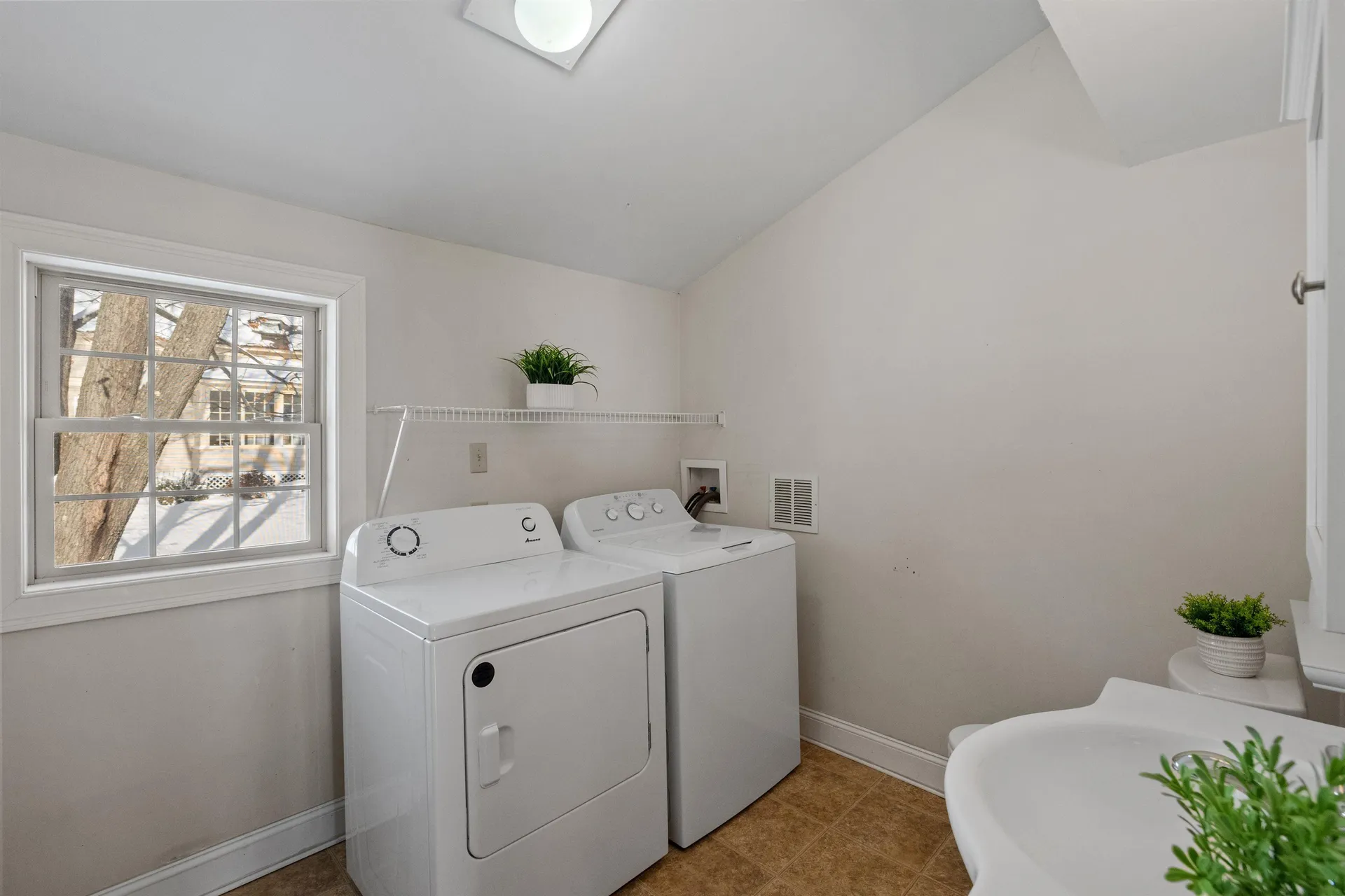 352 Elm Street Laconia NH 03246
