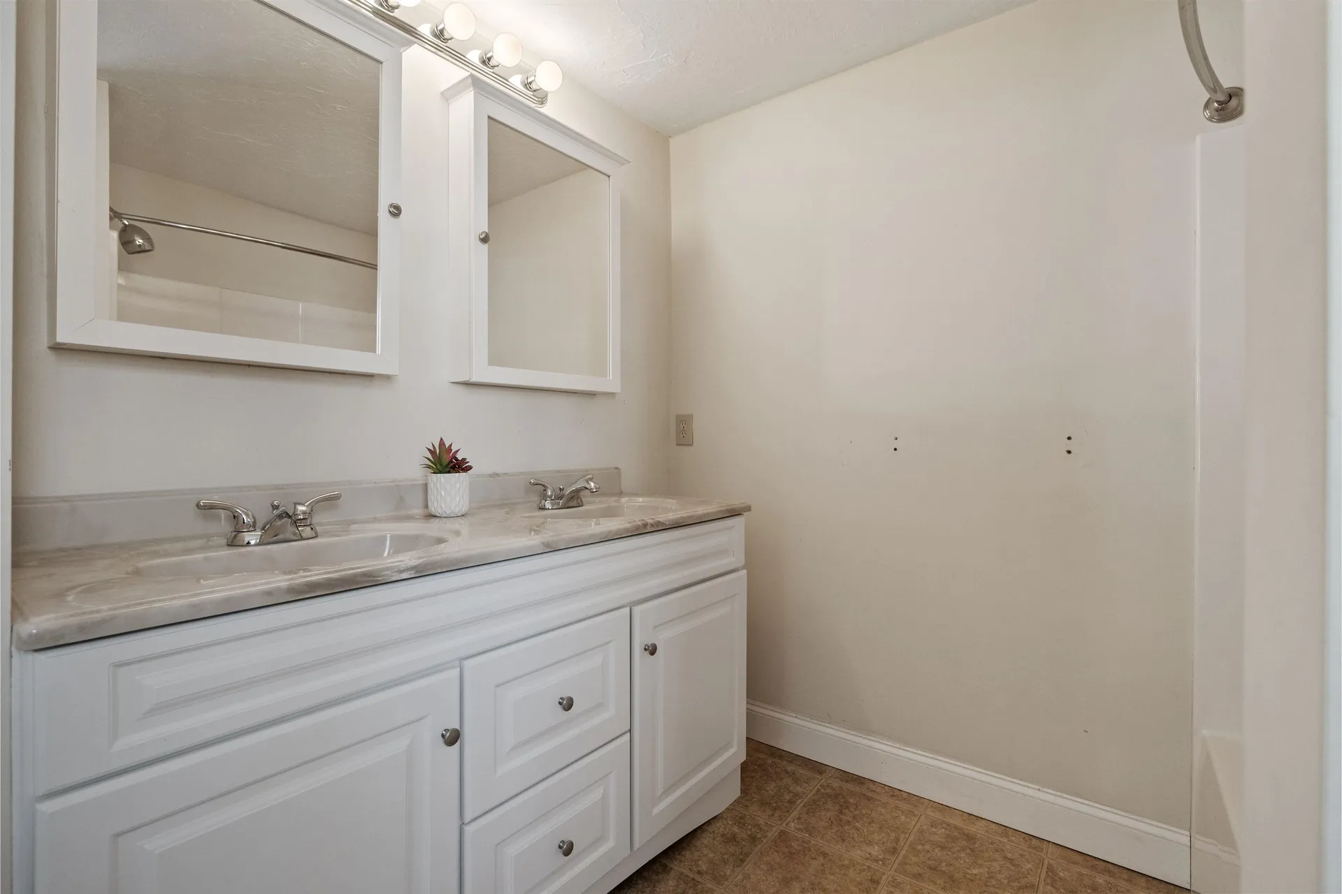 352 Elm Street Laconia NH 03246
