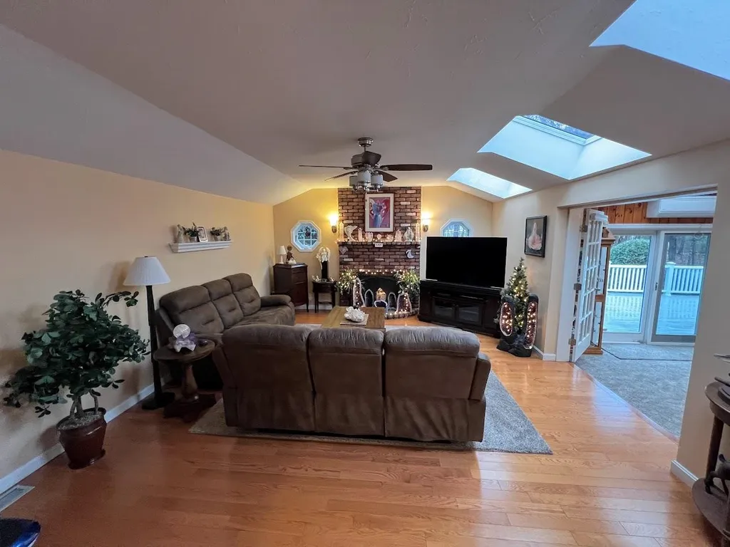 51 Brennan Street Manchester NH 03109