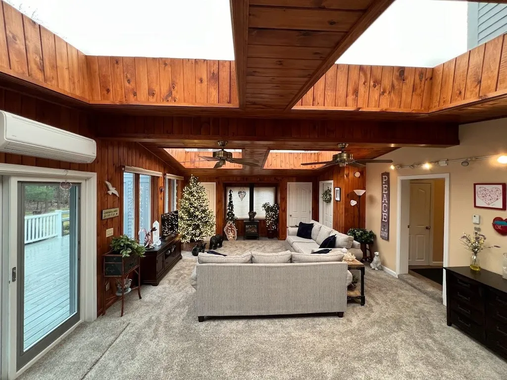 51 Brennan Street Manchester NH 03109