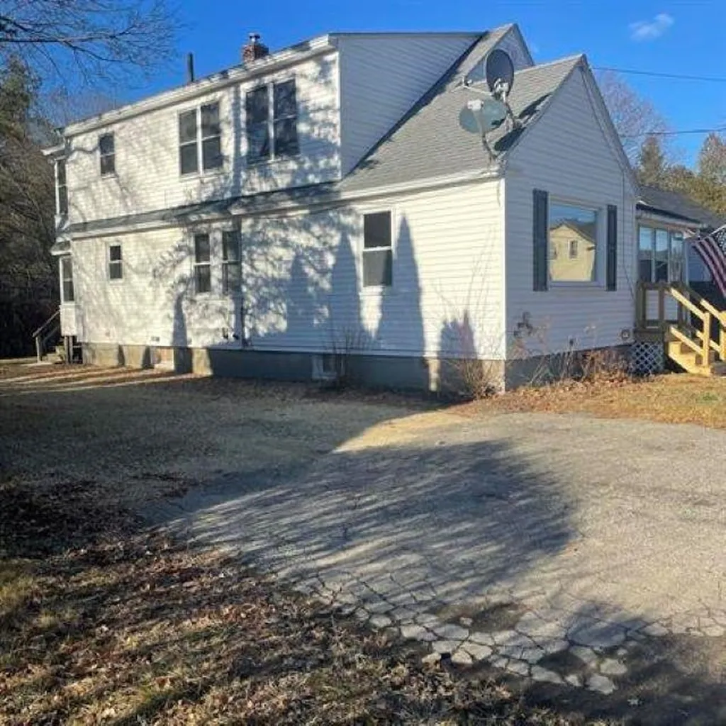 21 Sherman Street Rochester NH 03839