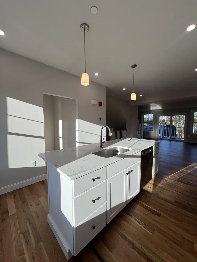 6 Juniper Lane Portsmouth NH 03801