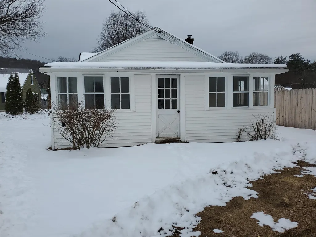 14 Congress Street Claremont NH 03743