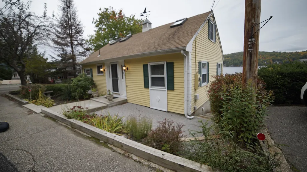 95 Neal Shore Road Meredith NH 03253