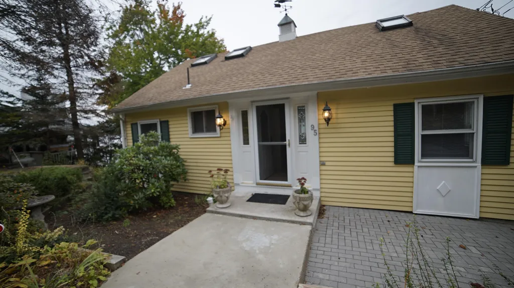 95 Neal Shore Road Meredith NH 03253