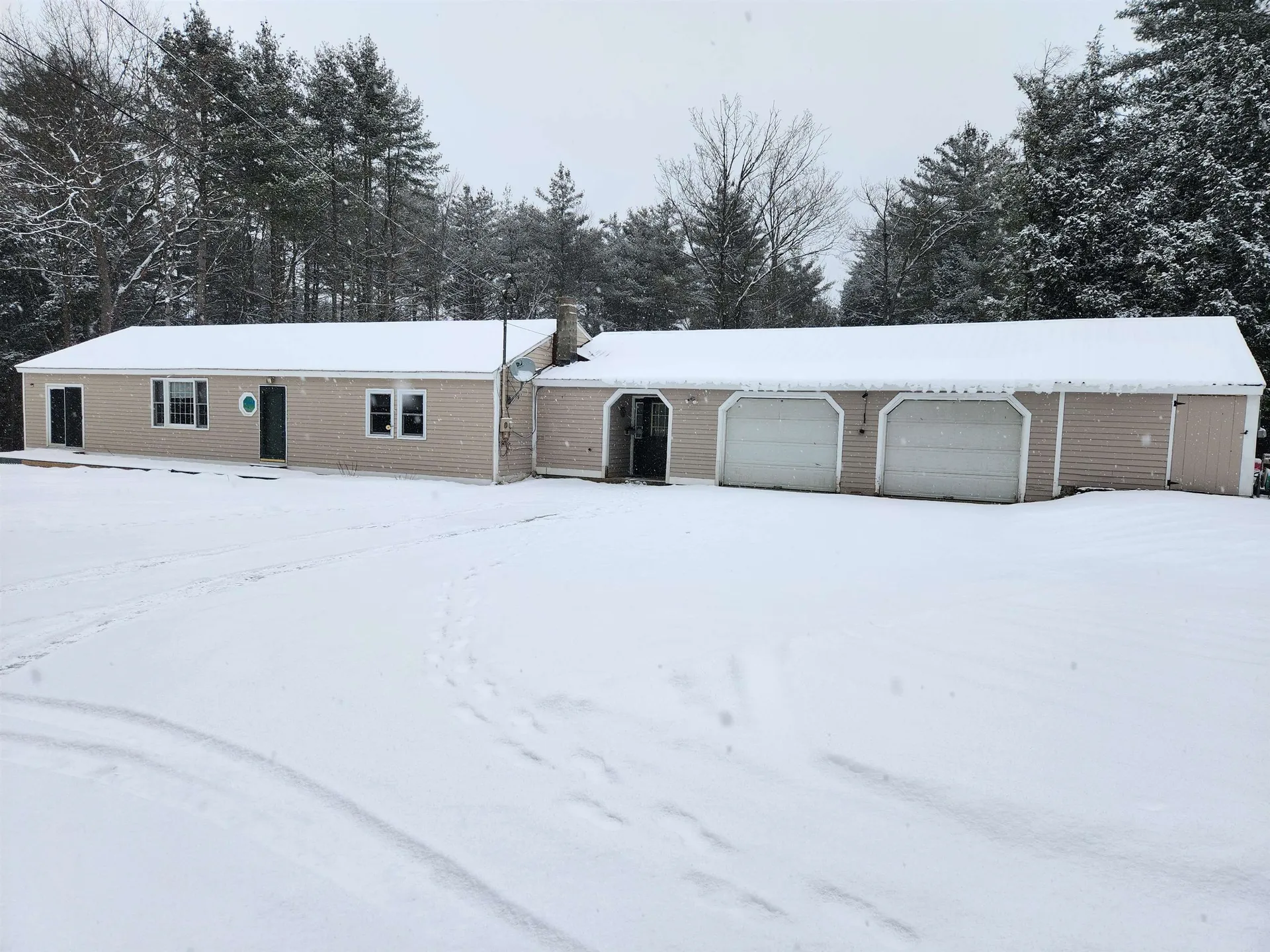 15 Hardy Avenue Claremont NH 03743